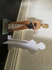 Gina Wild mini Pappaufsteller