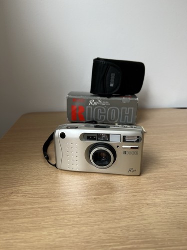 Neuwertiges ricoh r10 premium - neuwertiges,