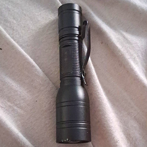 Led taschenlampe schwarz mit - schwarz,