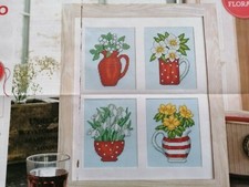 4 Motive Frühlingsblumen in Geschirr - Stickvorlage aus englischer Zeitschrift 