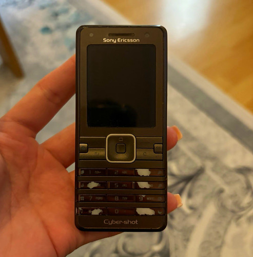 Sony ericsson c702 cyber shot - c702, cyber-shot