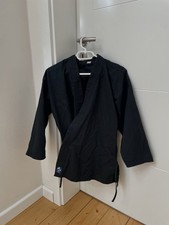 Schwarzer Karateanzug - Jacke und Hose
