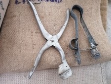 2 Stück alte Metall DDR Entkerner für Kirschen