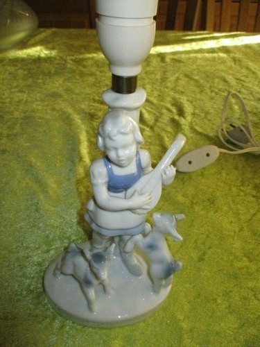 Schöne ältere figurenlampe - ältere,