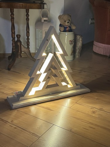 Weihnachtsbaum aus holz - aus,