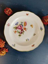 Meissen Porzellan Teller, Streublumen Grüner Rand, handbemalt, 4. Wahl