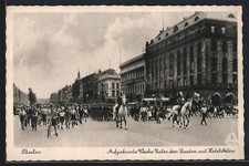 Ansichtskarte Berlin, Hotel Adlon, Aufziehende Wache Unter den Linden 
