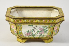 P45R35- China Emaille Cachepot mit Blumenranken Vogel auf Blühzweig