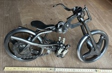 Motorrad Skulptur aus