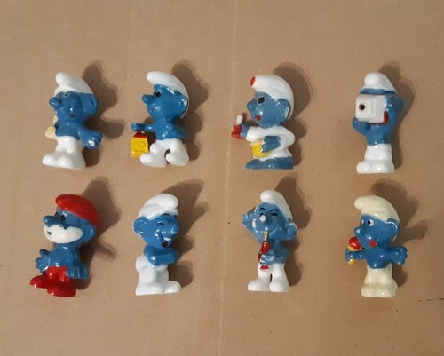 8 verschiedene figuren - Ü-e,,
