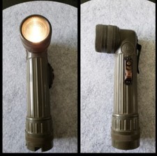 TAESUNG Flashlight  Taschenlampe Winkellampe Armee mit Zubehör funktioniert