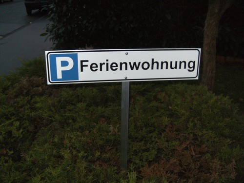 Parkplatz schild - parkplatz,