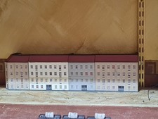 MU Häuserzeile mit 4 Altbauhäusern Spur N  1:160