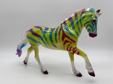 Breyer Modellpferd Better Than Revenge Le v. Breyerfest 2024