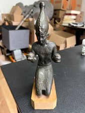 Ägyptische Statue Pharao I Weinopfer I gebraucht I Museum Replika