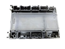 Verstärker Endstufe für Soundsystem Lexus RX 400h MCU 06-09 3,3 155KW
