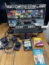 Atari 2600 mit 2 Joy Sticks 2