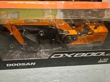 Doosan DX800 1:50 Neu und