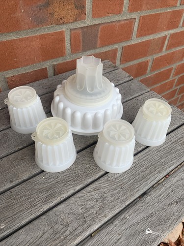 Tupperware set - tupperware,