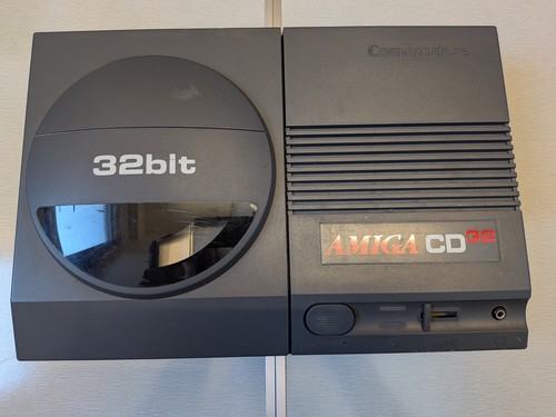 Vintage commodore amiga cd32 - vintage,
