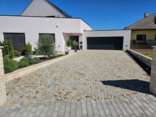 Pflastersteine gespalten