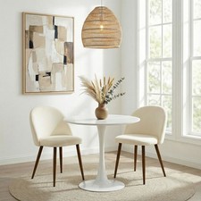 Essgruppe mit 2 Stühlen