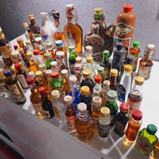Miniatur Schnapsflaschen 76+Stck  Spirituosensammlung- ungeöffnet alte Raritäten