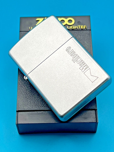 Original brandneu 2002 zippo - brandneu,