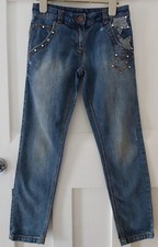 NÄCHSTE Mädchen super coole Jeans mit Edelstein und Metallnieten, Größe 9 Jahre