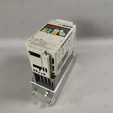 Omron VS mini J7 / Yaskawa CIMR-J7AZB0P4 Deckel gebrochen