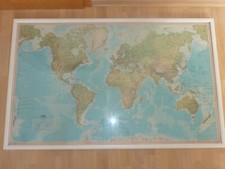 1 St. Bilderrahmen, Holz, weiß, B=133,5cm, H=83cm, mit Welt physikalischer Karte