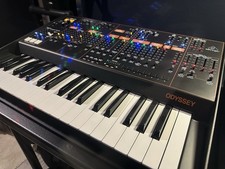 Behringer ODYSSEY 37-key Analog Synthesizer - Schwarz