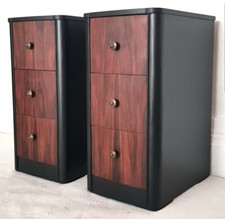 Ein Paar Art Deco Nachttische