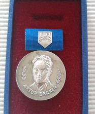 Artur-Becker-Medaille in