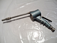 Schmierölzähler mit anlogen Zählwerk und starrem Auslauf