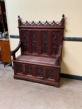 Antik - Neogotische Truhen