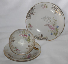 Sammeltasse 3-teilig Gedeck J. Seltmann Vohenstrauss Blumenmotiv Goldrand-Dekor