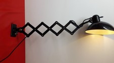 die kleine Kaiser Idell Original Scherenlampe Bauhaus Model 6718 schwarz K6