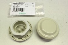 2x SCHNEIDER ELECTRIC NSYCAG38LP 38mm Entlüftungsdeckel Schaltschrank 015189
