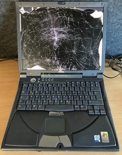 Dell inspiron 8100 - inspiron, defekt