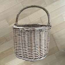 Korb, Weidengeflecht, rund, naturfarben 