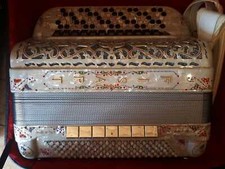 Akkordeon Fisart;C-Griff weiss tolle Verzierung Cassotto ital.Handarbeit, A Mano