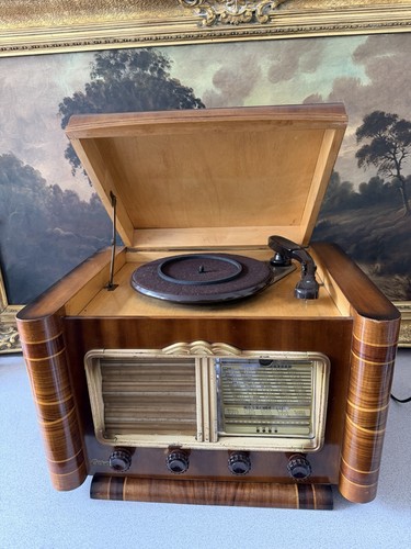 Historisches röhrenradio mit - historisches,
