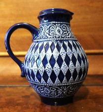 Alter Weinkrug/Saftkrug  0,5 l,  Grau  -  Blau  -  Rautenmuster  Steingut