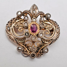 Antiker Anhänger oder Brosche, 750er / 18 Karat Gelbgold, Rubin, Diamanten