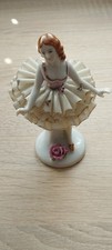 Elegante Porzellan-Ballerinafigur mit feiner Spitzentechnik-Goldv