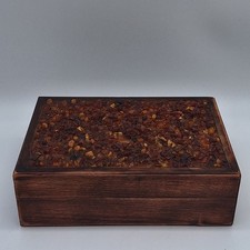 Alte Schmuck-Schatulle, Holz, Deckel mit Bernstein-Besatz