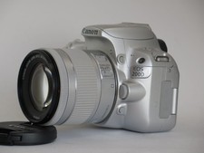 Canon EOS 200D DSLR Kamera Kit mit 18-55mm IS STM - silber-braun