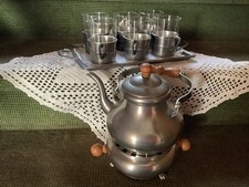 Teekanne mit Stövchen und 6