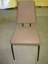 Polsterstuhl, Partystuhl, stapelbar, Sitzfläche und Rückenlehne gepolstert,